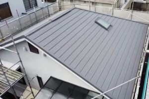 【西宮市】屋根改修工事で屋根の傷みを整え、雨漏りリスクを低減