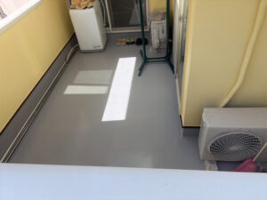 【神戸市須磨区】ベランダ・屋上防水工事で防水層を補修し、ベランダの劣化を予防
