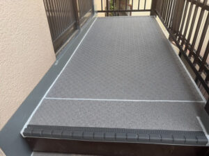 【枚方市】ベランダ・屋上防水工事で屋上防水を改修し、建物を雨水から保護